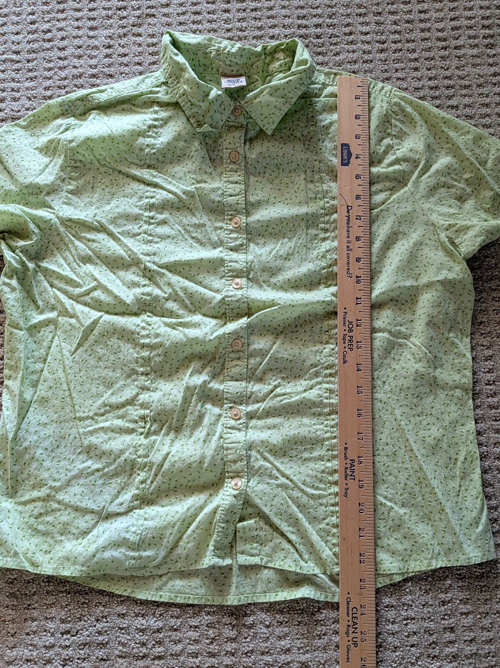 High Sierra Light Green Short-Sleeve Button-Down Shirt.... Ladies...XL
